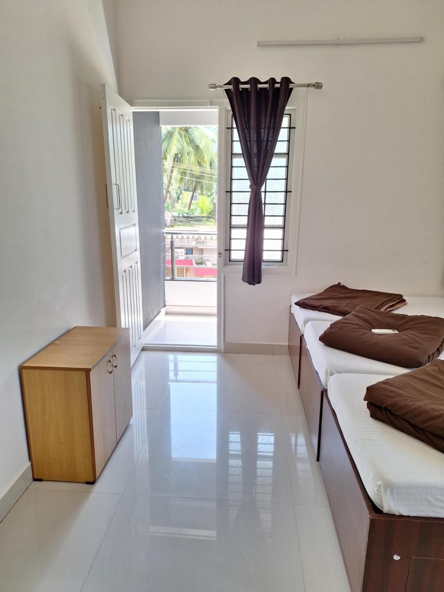 Suvarna Grande Homes Mangalore Room photo