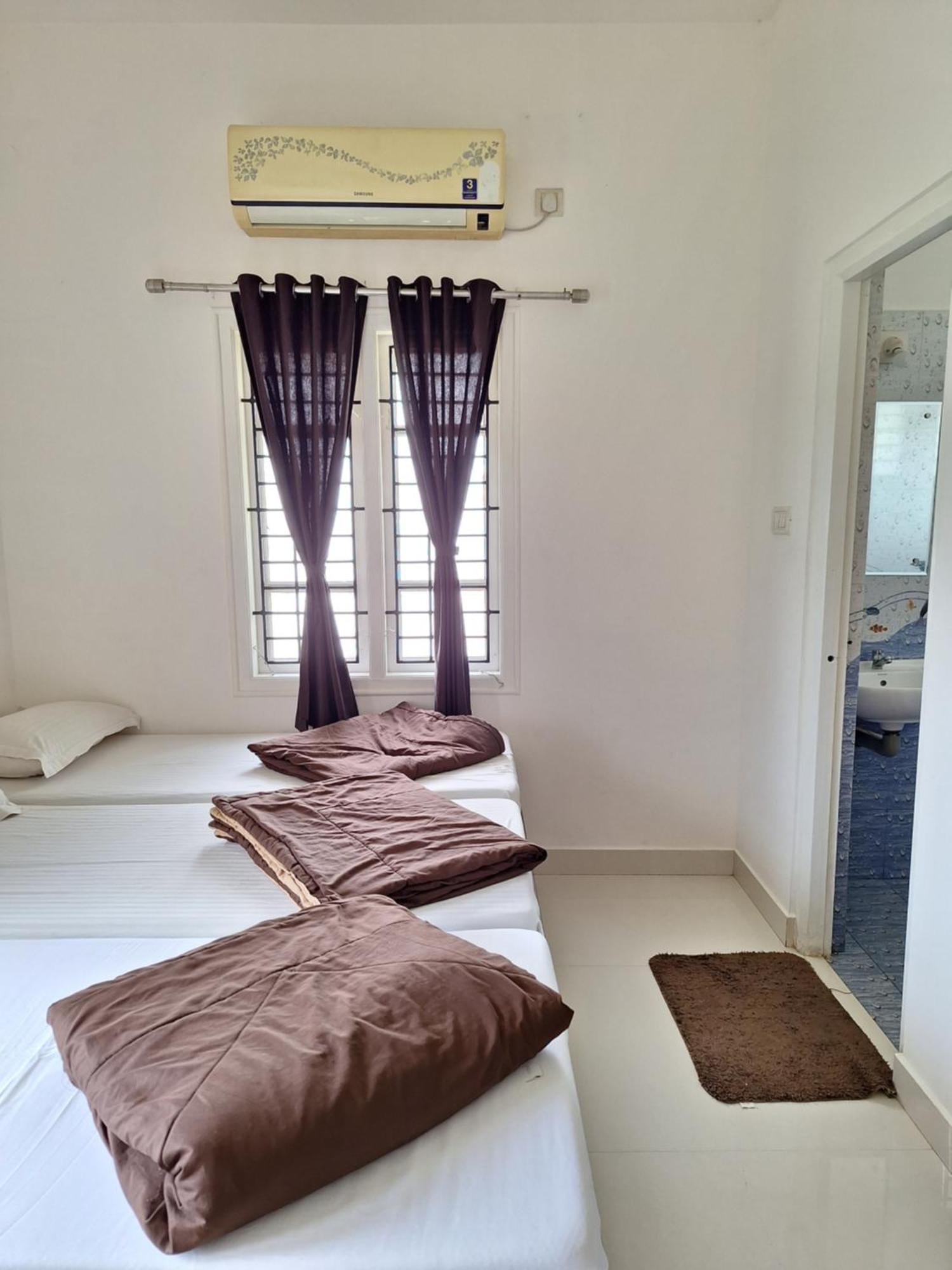 Suvarna Grande Homes Mangalore Room photo