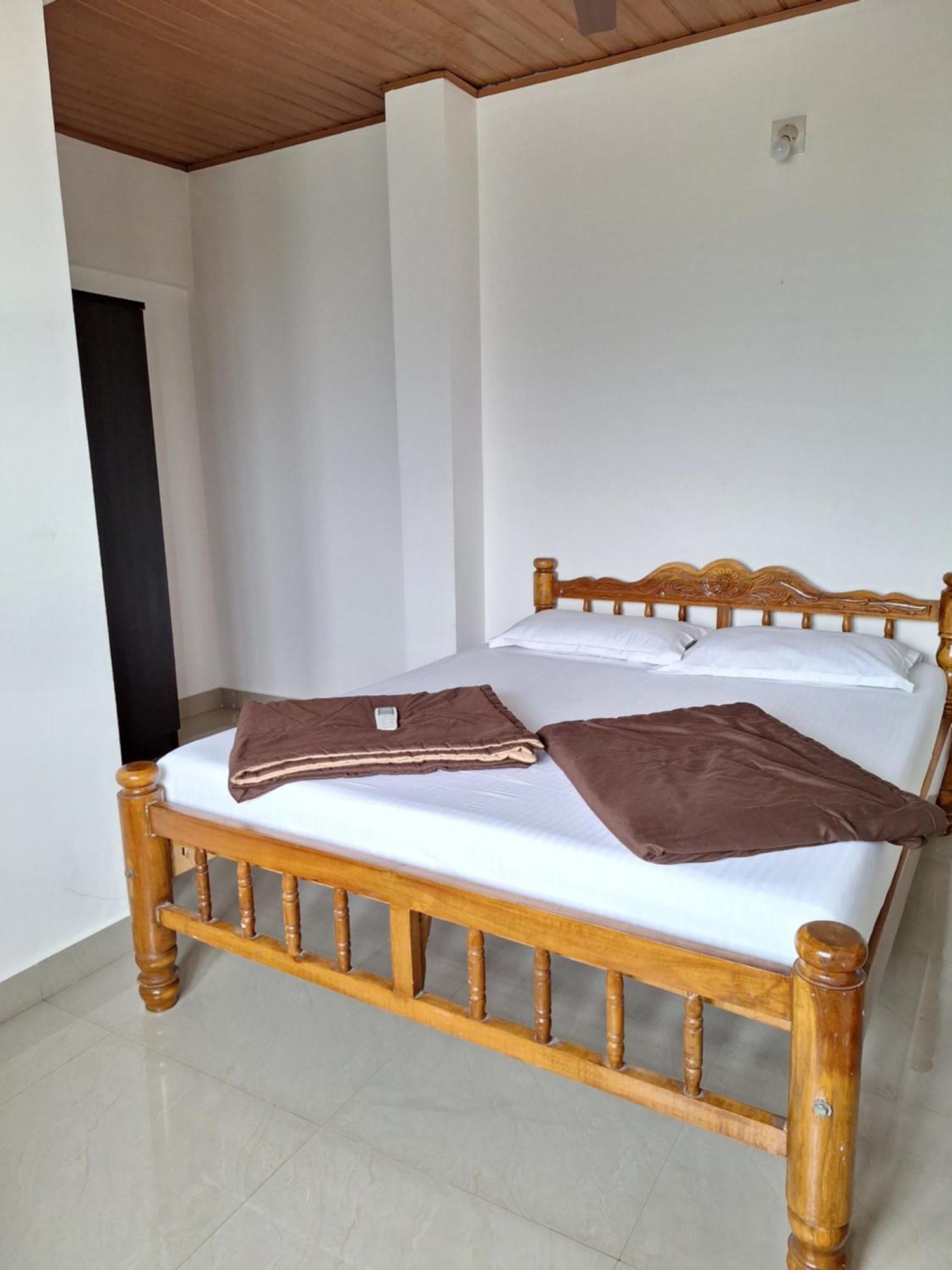 Suvarna Grande Homes Mangalore Room photo