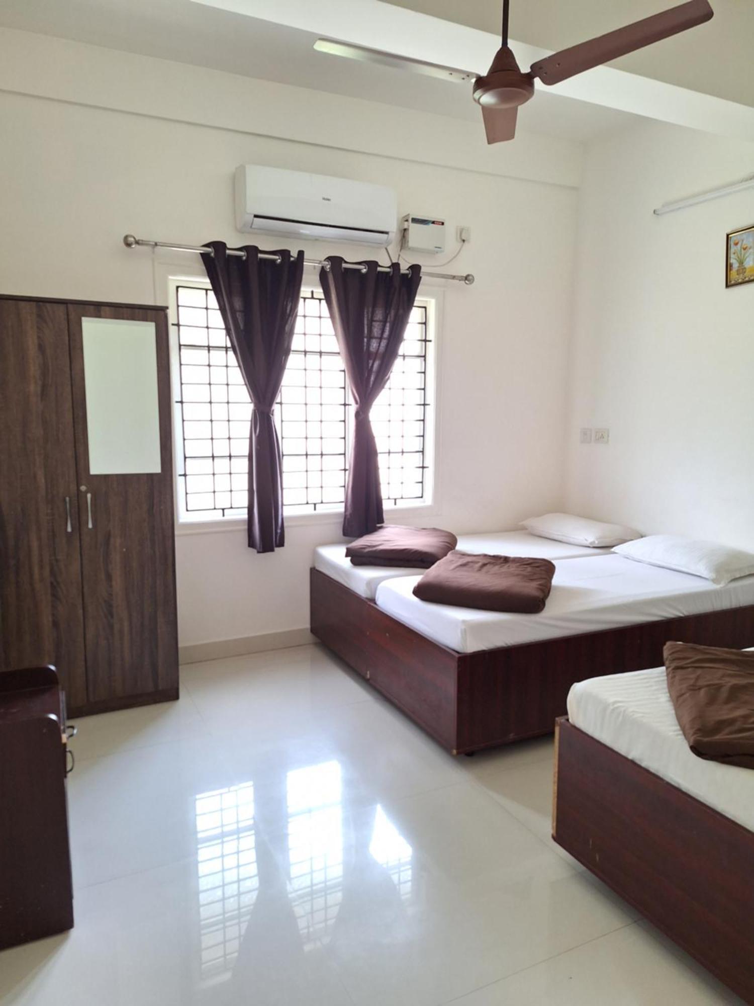 Suvarna Grande Homes Mangalore Room photo