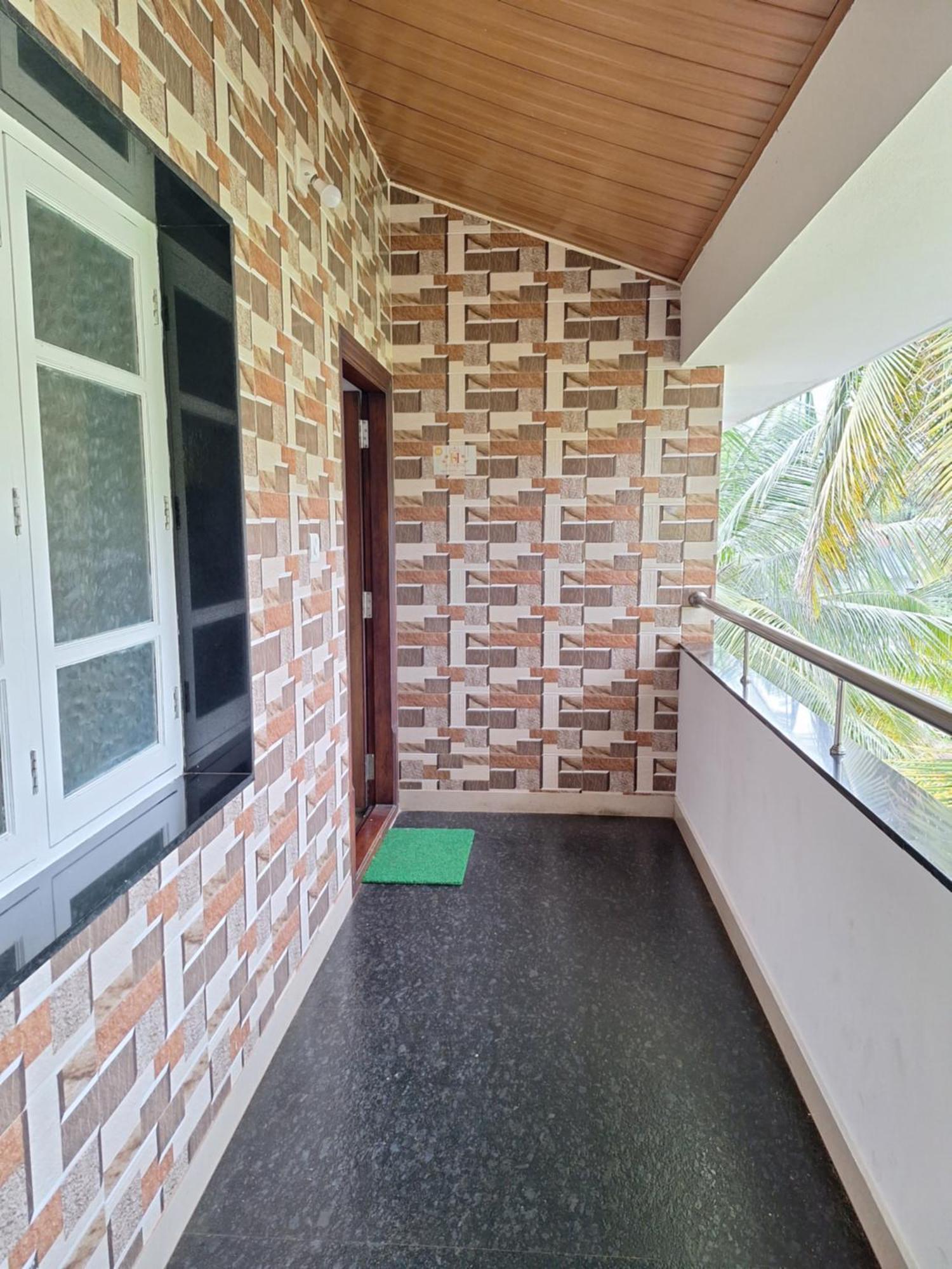 Suvarna Grande Homes Mangalore Room photo